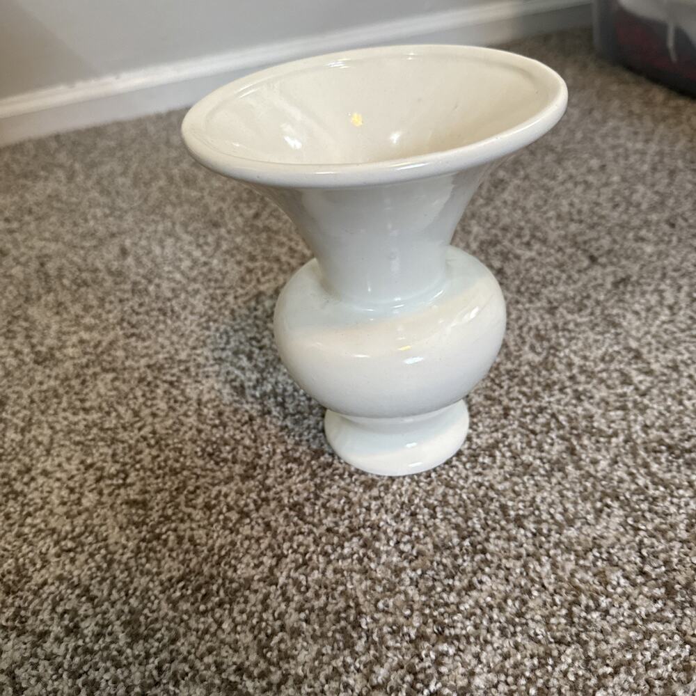 Haeger USA Pottery Vintage Cream Color Vase